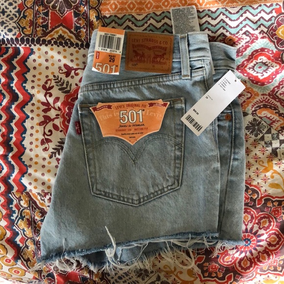 levi denim shorts OFFERS ACCEPTED - Picture 1 of 2